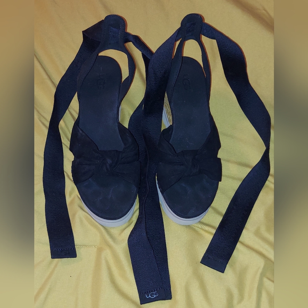 Ugg Black Tie Wedge Sandals In Women's Size 7